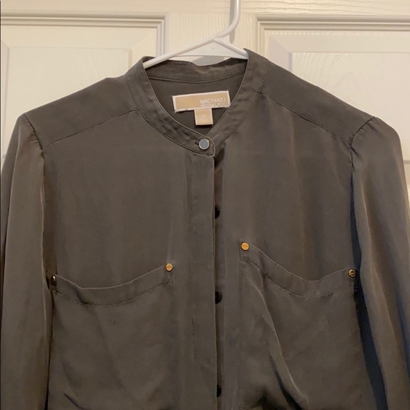 Michael Kors 100% silk button down size M - Picture 3 of 4